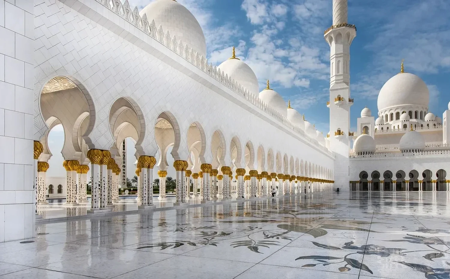 Sunlit mosque architecture inviting peaceful Qur’an reflection